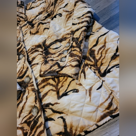 Chico's Jacket Women’s 3/XL Brown Tiger Prints Quilted Pockets Long Sleeve - Picture 2 of 10